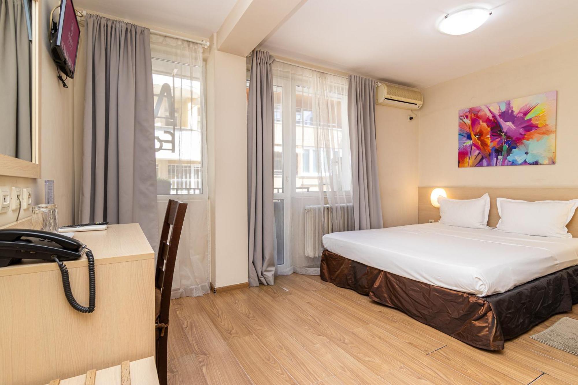 Family Hotel Madrid Σόφια Εξωτερικό φωτογραφία