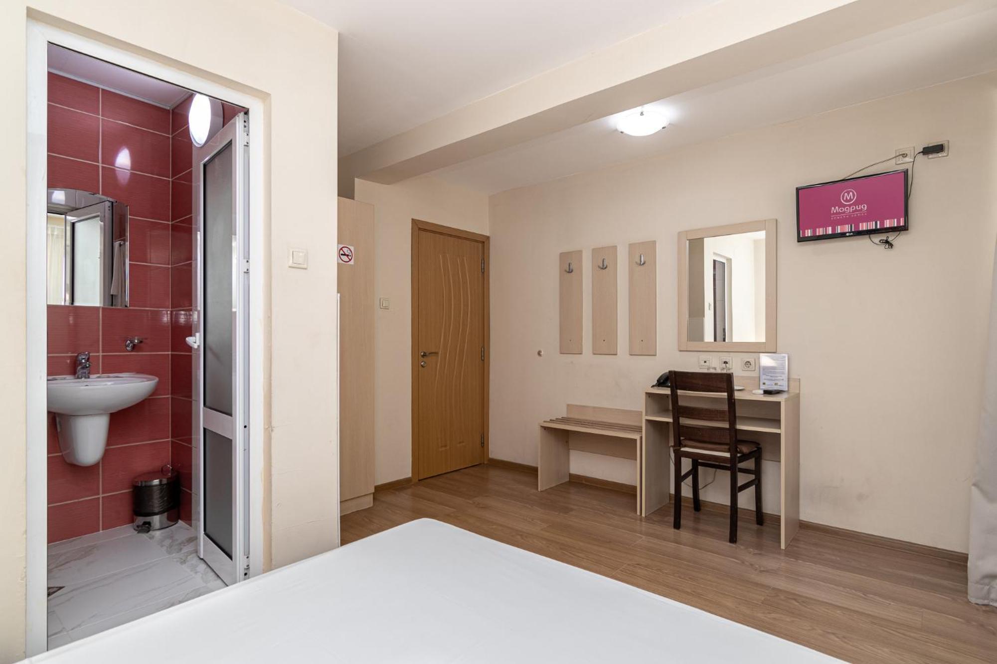 Family Hotel Madrid Σόφια Εξωτερικό φωτογραφία