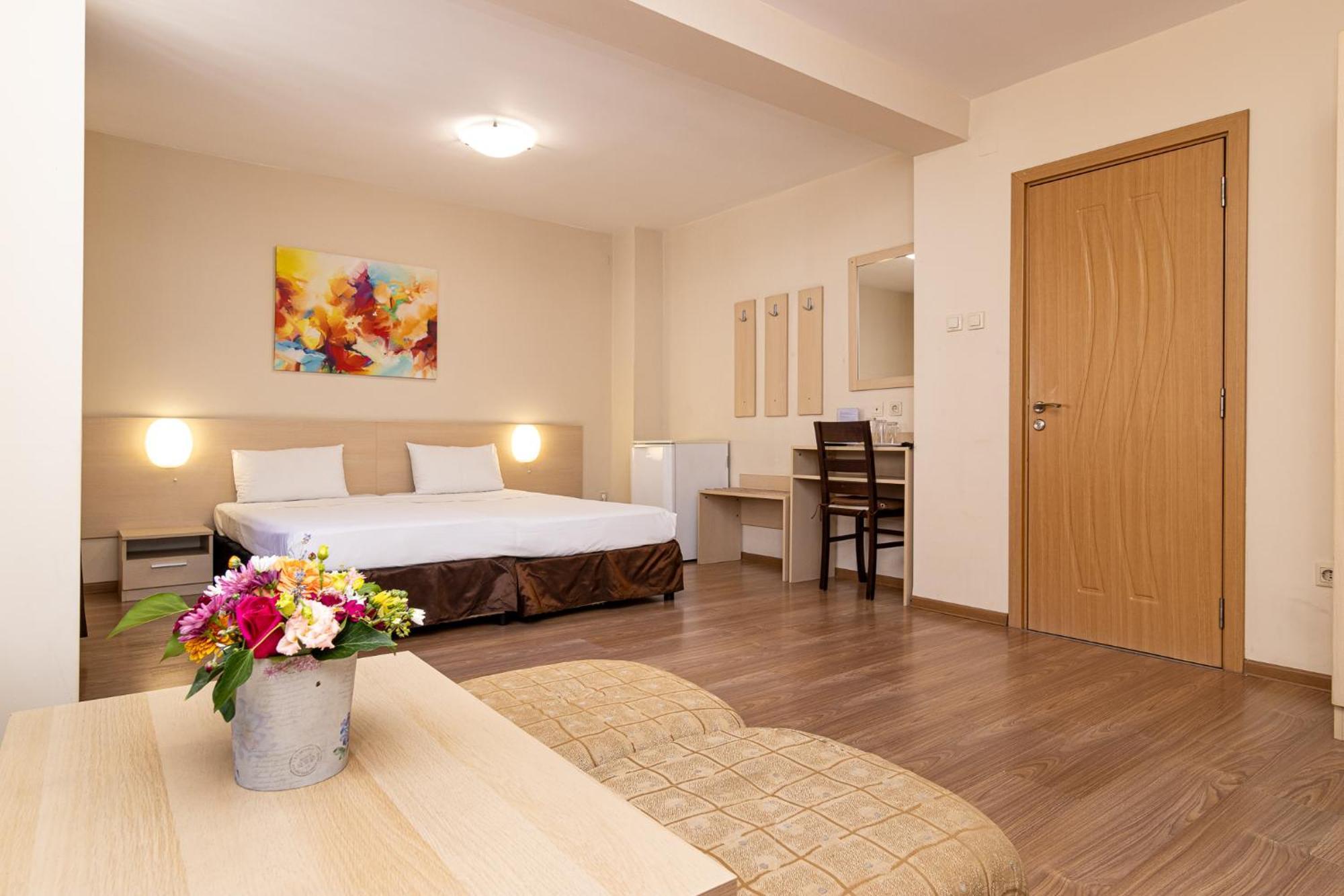 Family Hotel Madrid Σόφια Εξωτερικό φωτογραφία