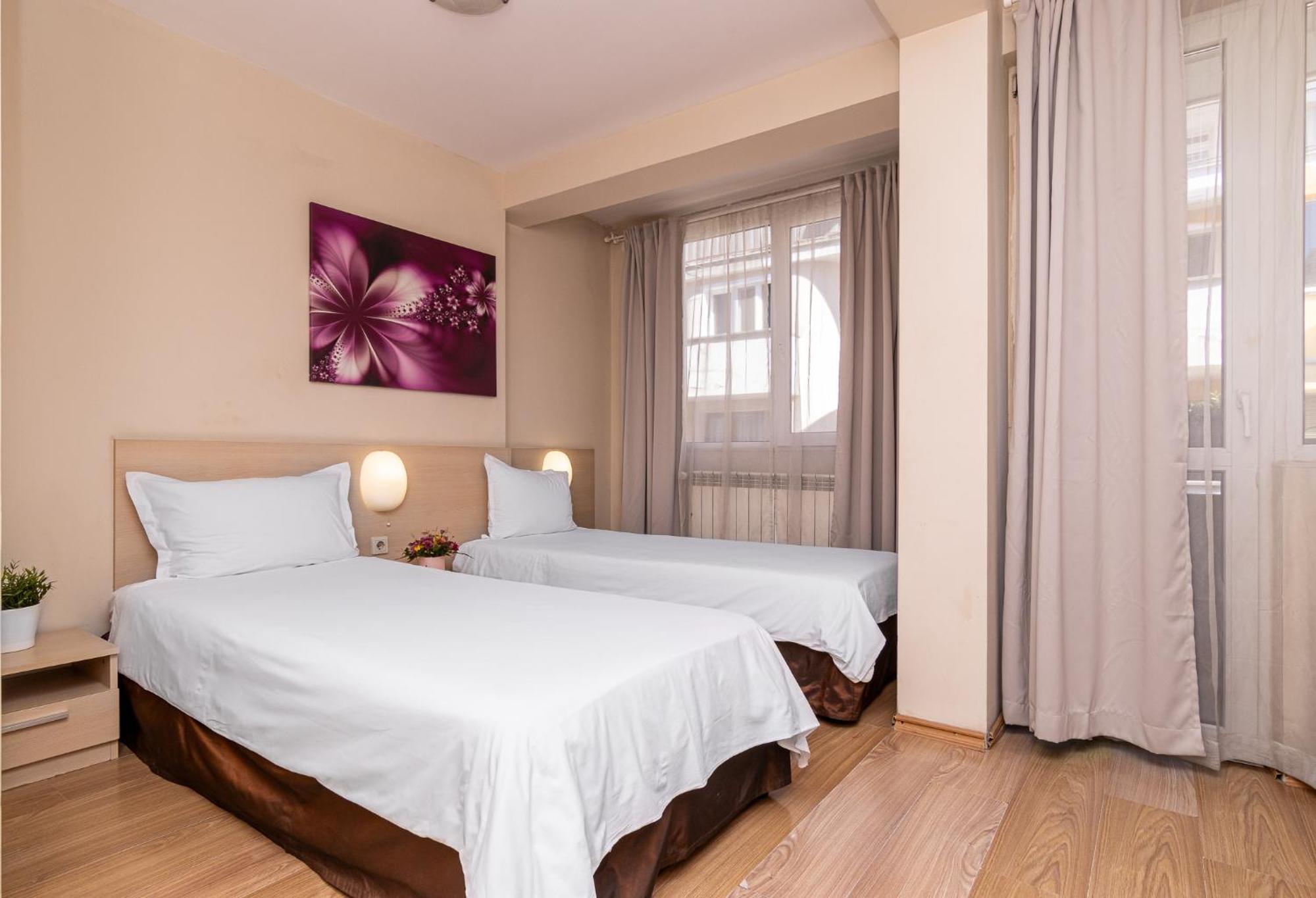 Family Hotel Madrid Σόφια Εξωτερικό φωτογραφία
