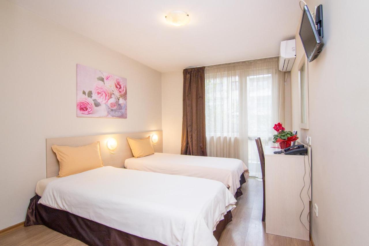 Family Hotel Madrid Σόφια Εξωτερικό φωτογραφία