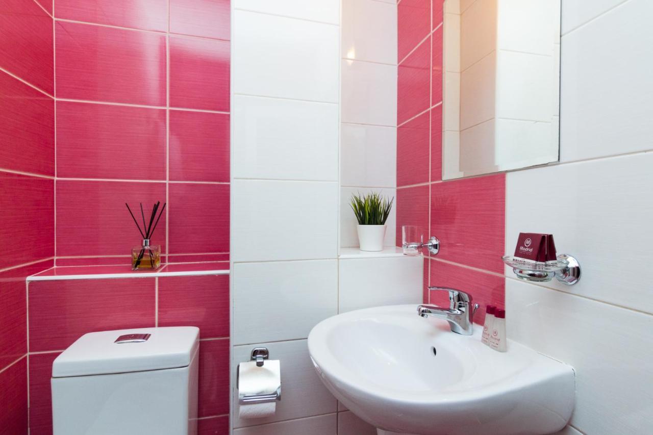 Family Hotel Madrid Σόφια Εξωτερικό φωτογραφία