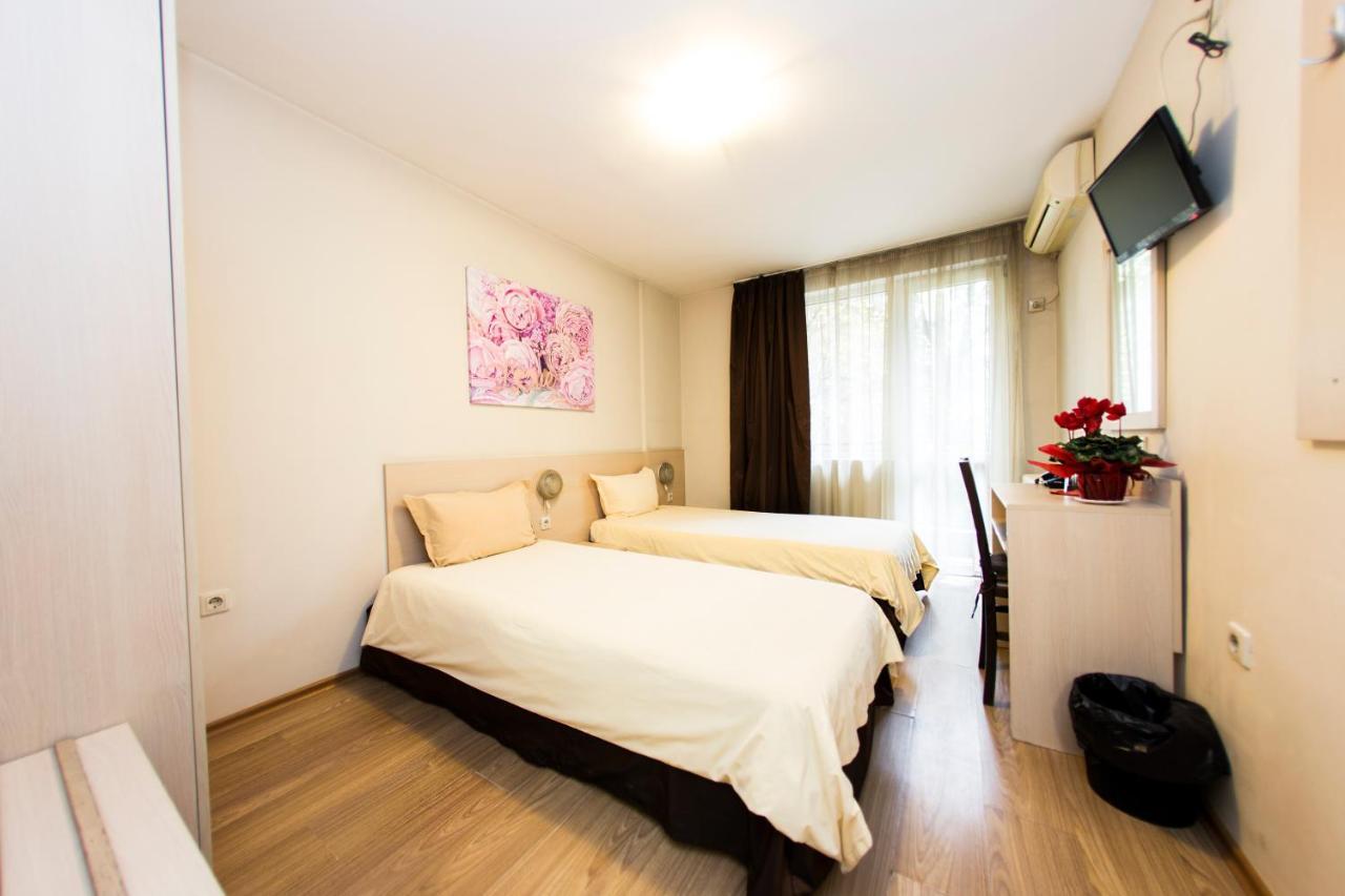 Family Hotel Madrid Σόφια Εξωτερικό φωτογραφία