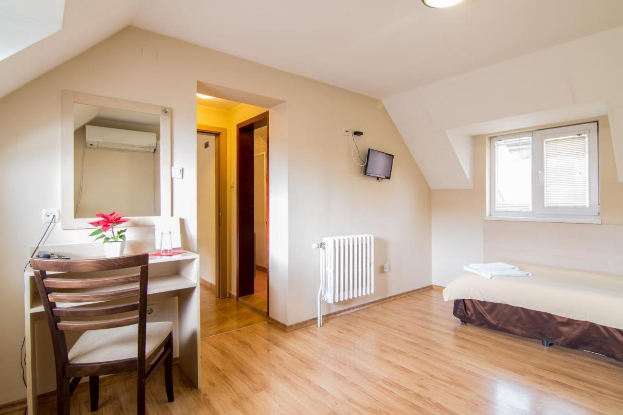 Family Hotel Madrid Σόφια Εξωτερικό φωτογραφία