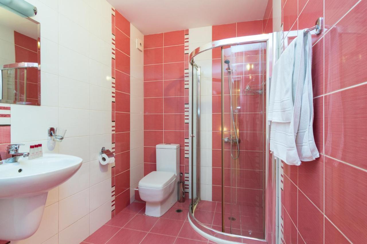Family Hotel Madrid Σόφια Εξωτερικό φωτογραφία