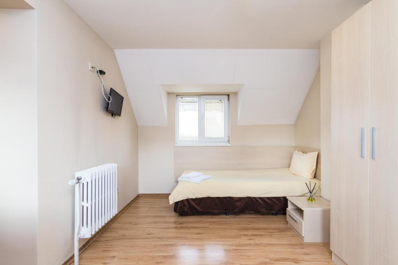 Family Hotel Madrid Σόφια Εξωτερικό φωτογραφία