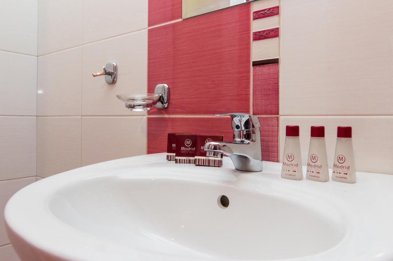 Family Hotel Madrid Σόφια Εξωτερικό φωτογραφία