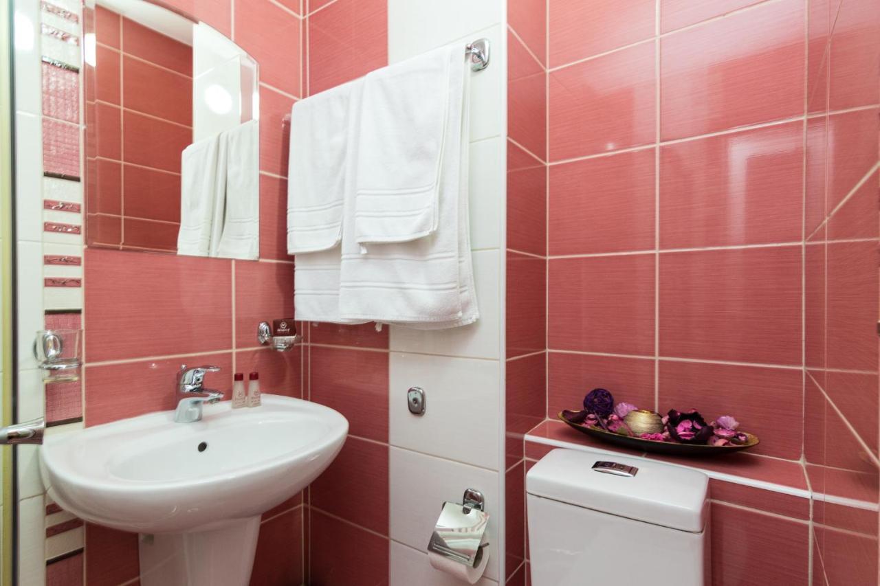 Family Hotel Madrid Σόφια Εξωτερικό φωτογραφία