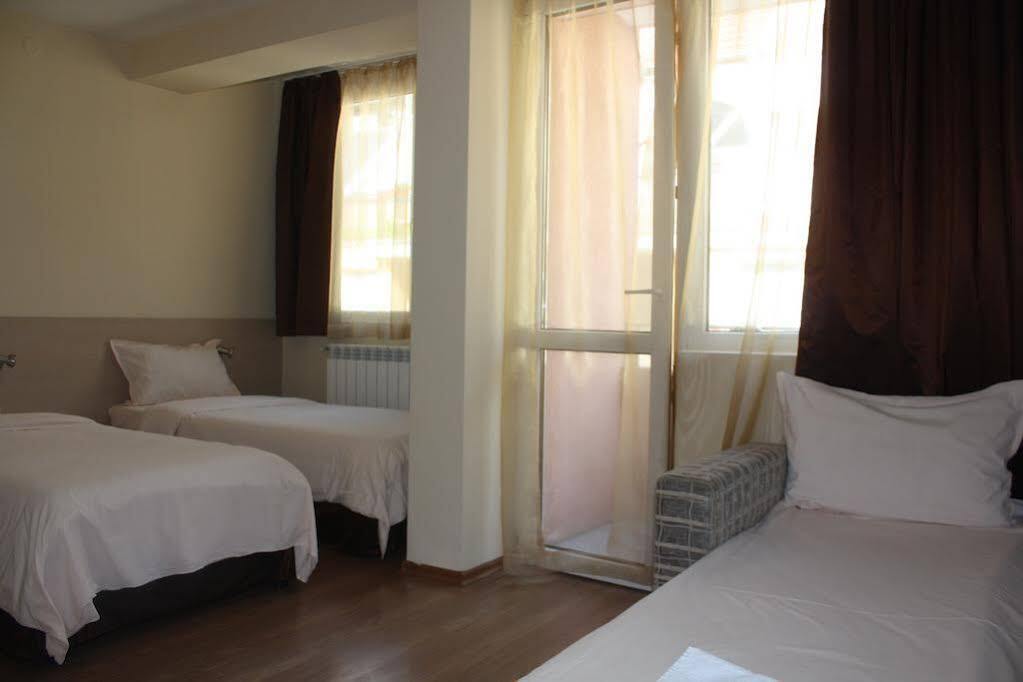 Family Hotel Madrid Σόφια Εξωτερικό φωτογραφία